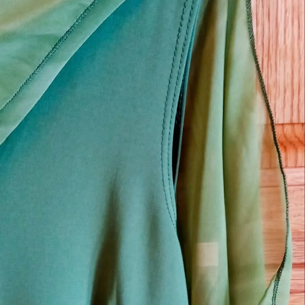 Studio 1940 Vintage Flowy Silky Sage Green Sleeveless Light & Airy Blouse - Picture 11 of 14